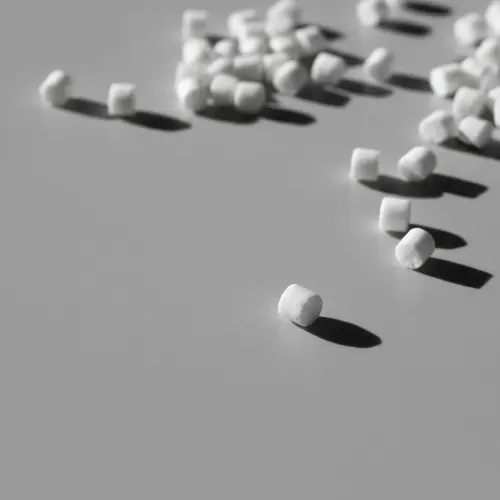 butiran biji plastik putih dari supplier dan distributor bahan baku plastik