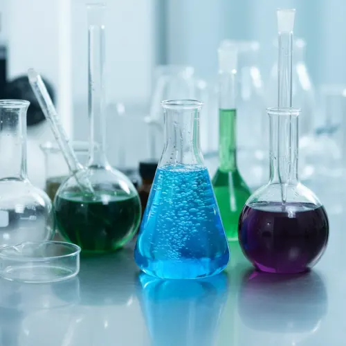 ekstraksi minyak bumi dan gas alam sebagai bahan dasar pembuatan plastik industri